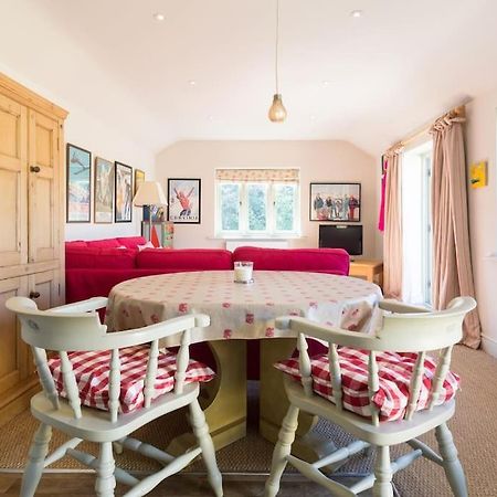 Charming Cottage Surrounded By Idyllic Garden In Peaceful Location In Central Charlbury Kültér fotó